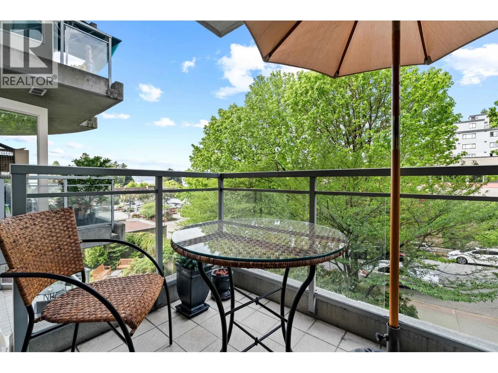 #302 588 16TH STREET, West Vancouver, BC photo 4