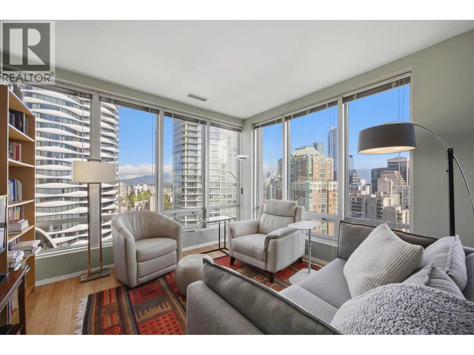 989 NELSON STREET, Vancouver