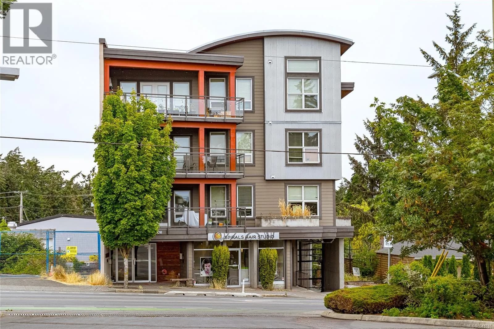 #203 1008 Tillicum Rd, Esquimalt, BC photo 1