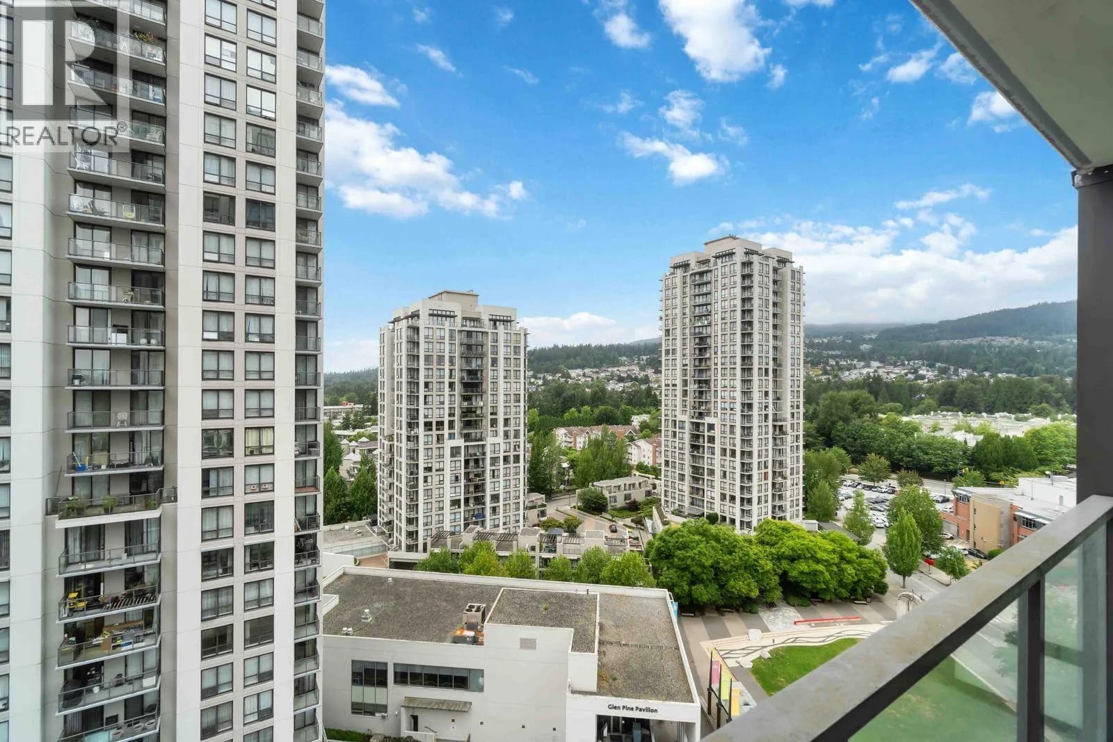 #1608 3007 GLEN DRIVE, Coquitlam, BC photo 3