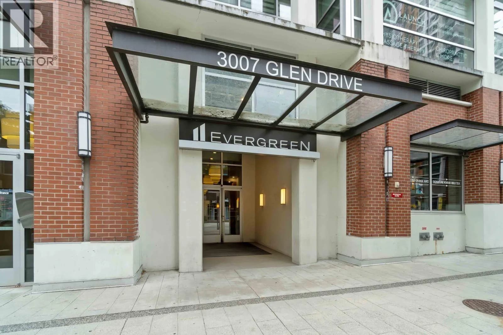 #1608 3007 GLEN DRIVE, Coquitlam, BC photo 4