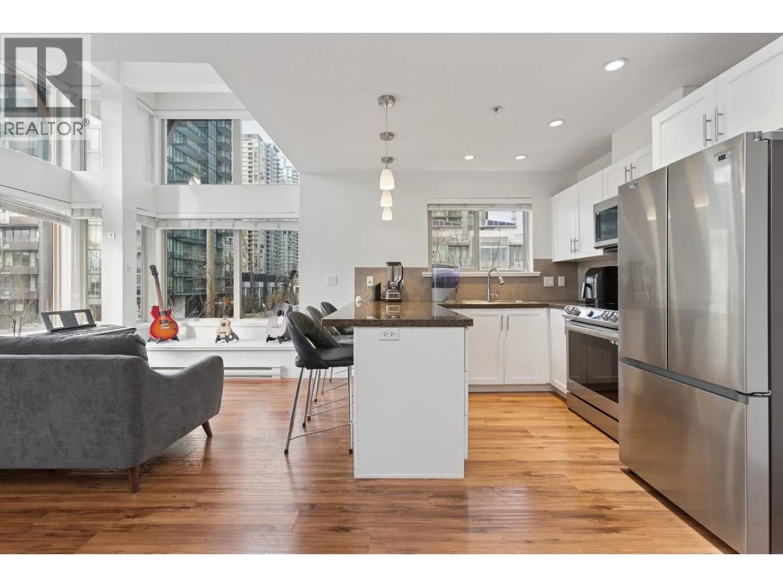 #301 5000 IMPERIAL STREET, Burnaby, BC photo 4