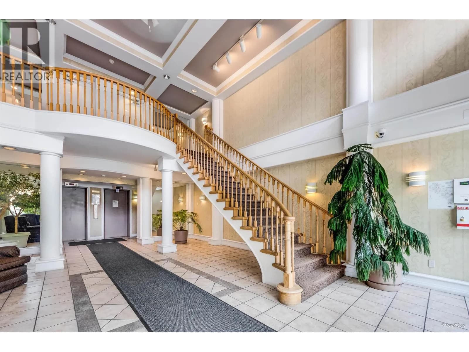 6631 MINORU BOULEVARD, Richmond