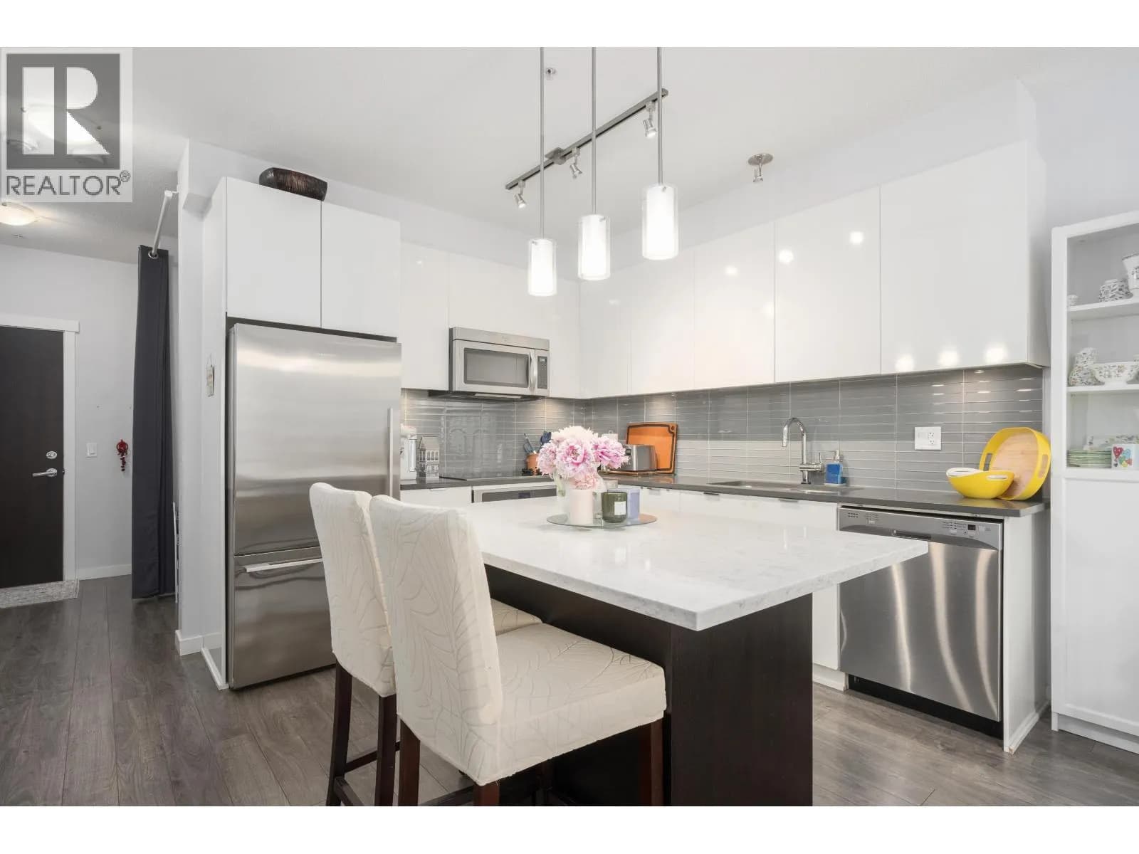 2665 MOUNTAIN HIGHWAY, North Vancouver