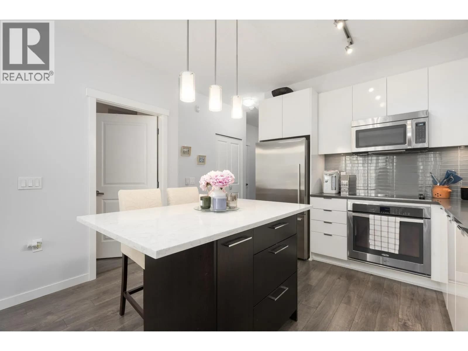 #417 2665 MOUNTAIN HIGHWAY, North Vancouver, BC photo 3