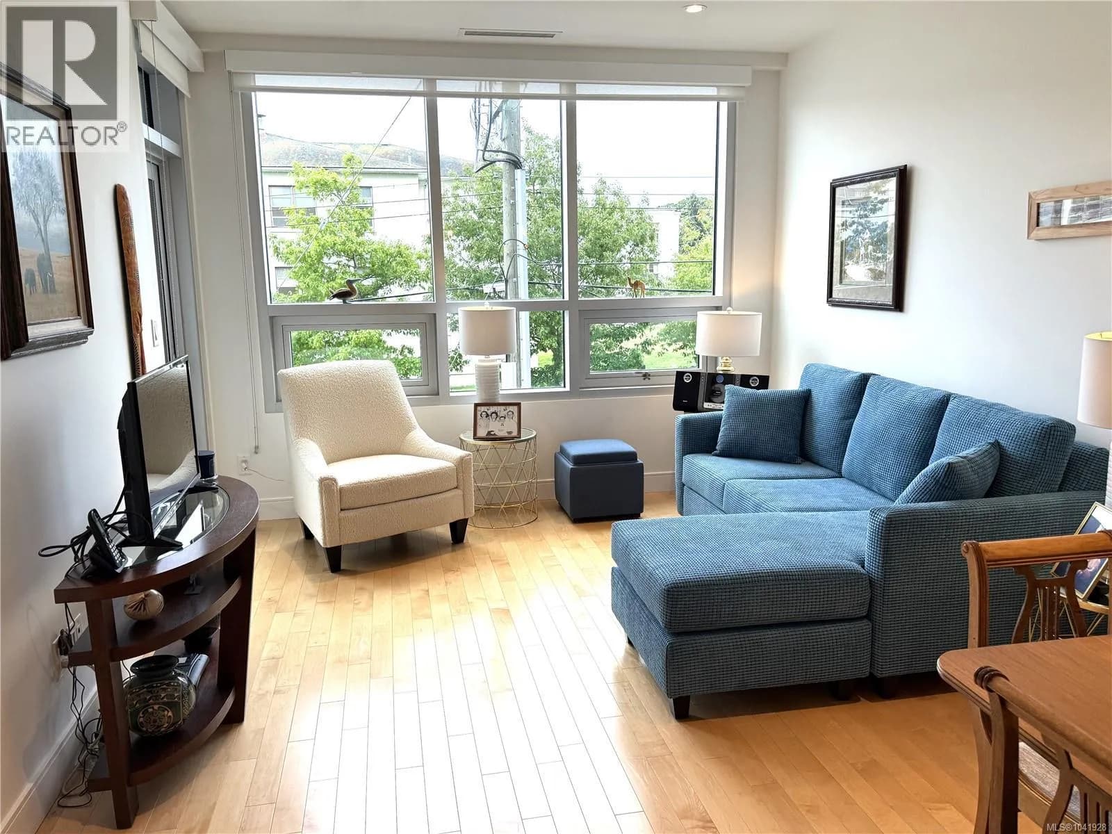 916 Lyall St, Esquimalt
