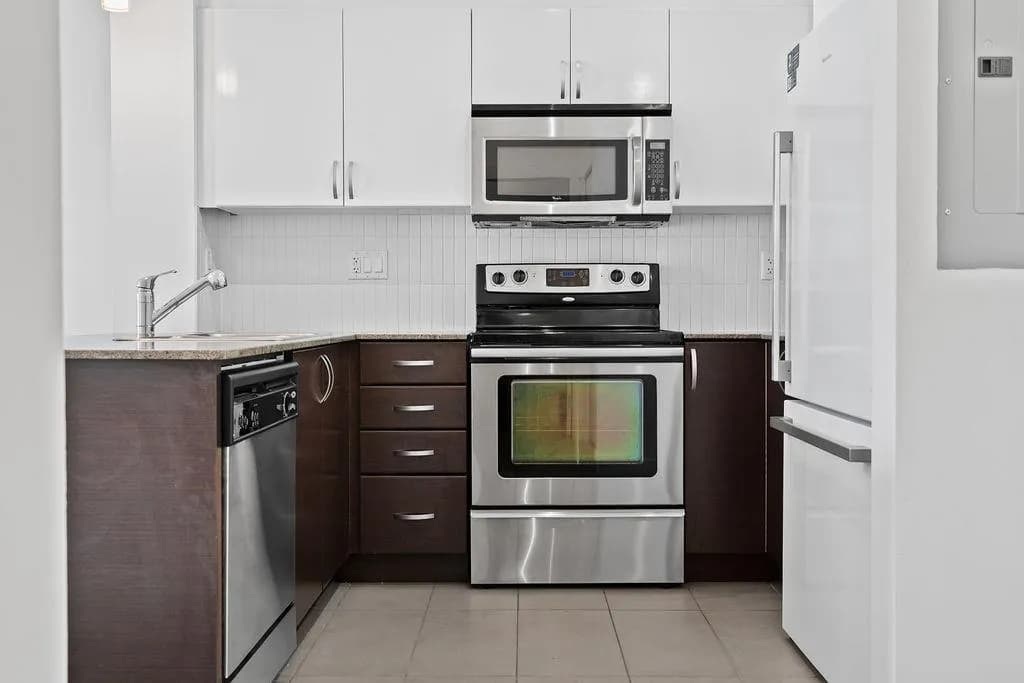 #328 13789 107A AVENUE, Surrey, BC photo 2