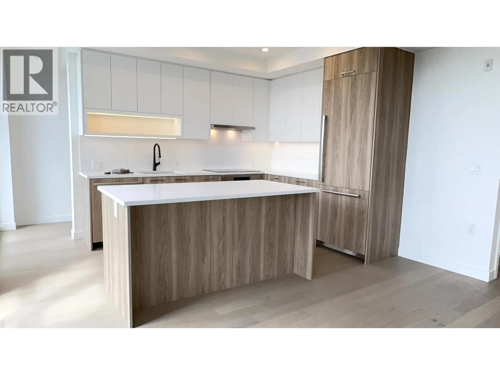 #604 8398 OAK STREET, Vancouver, BC photo 3