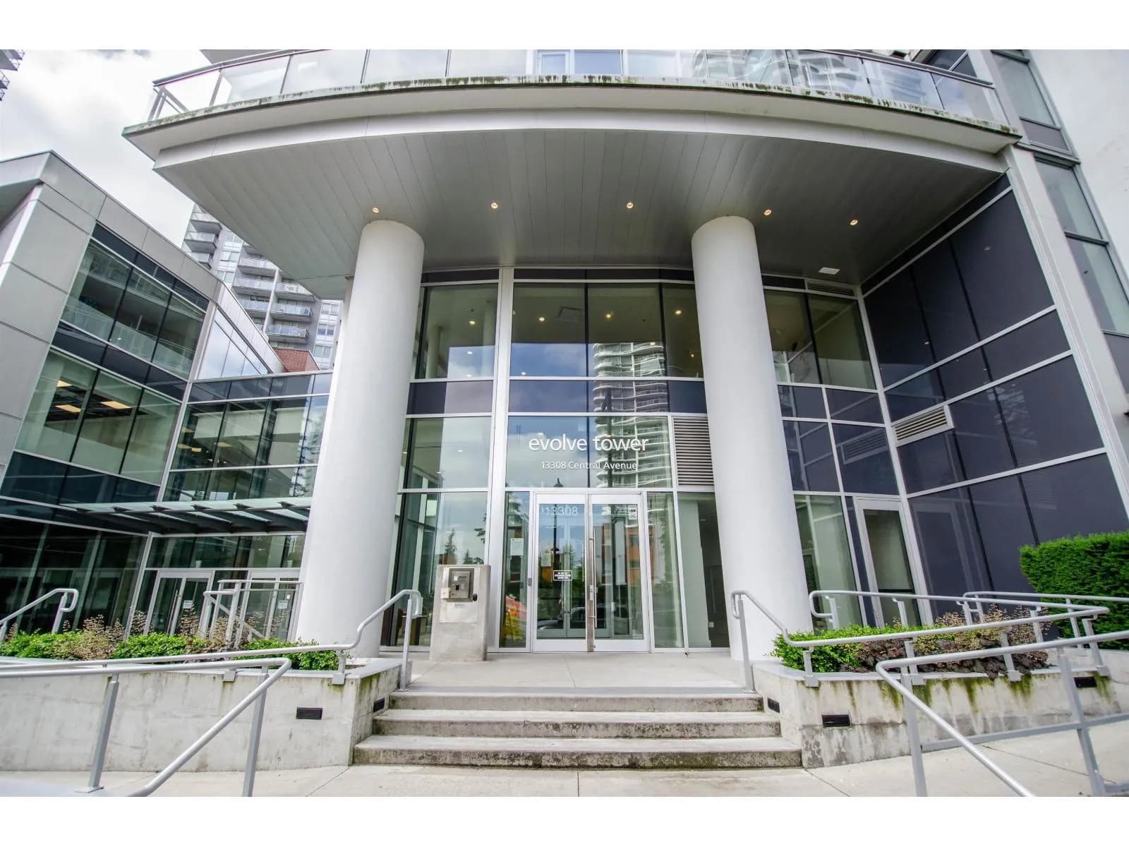 #2506 13308 CENTRAL AVENUE, Surrey, BC photo 2