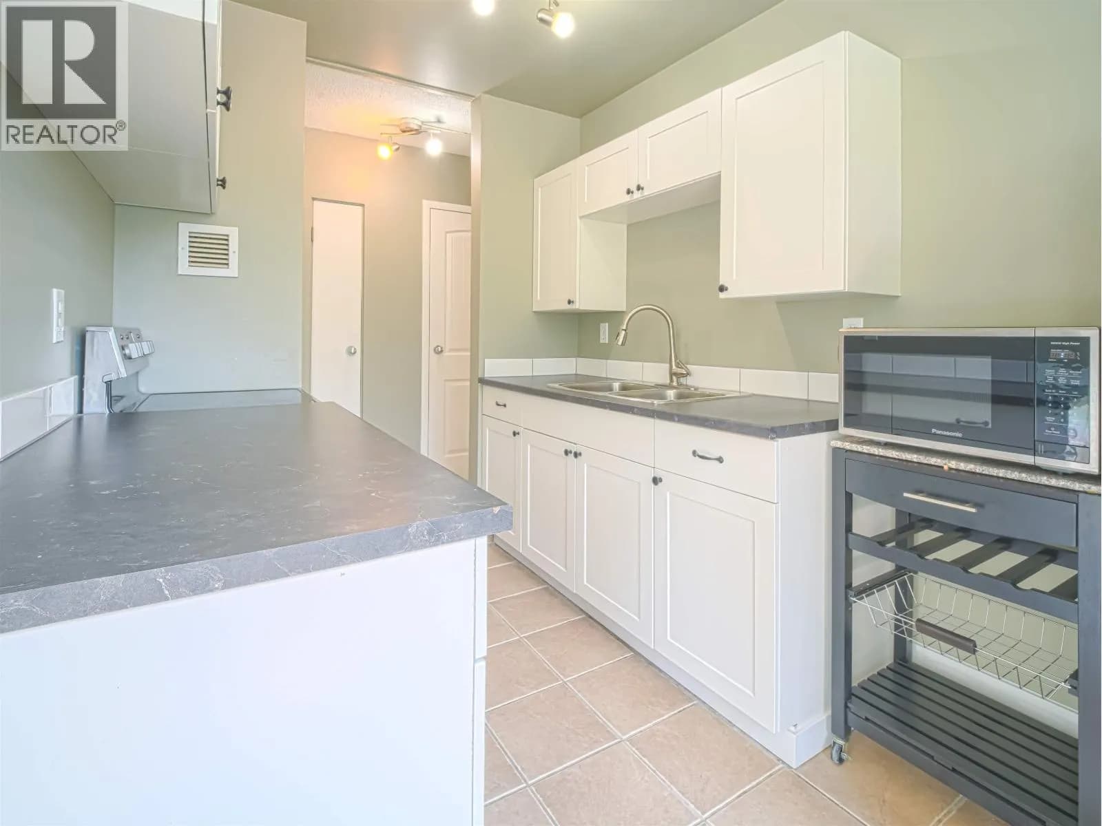 #406 1501 QUEENSWAY STREET, Prince George, BC photo 4
