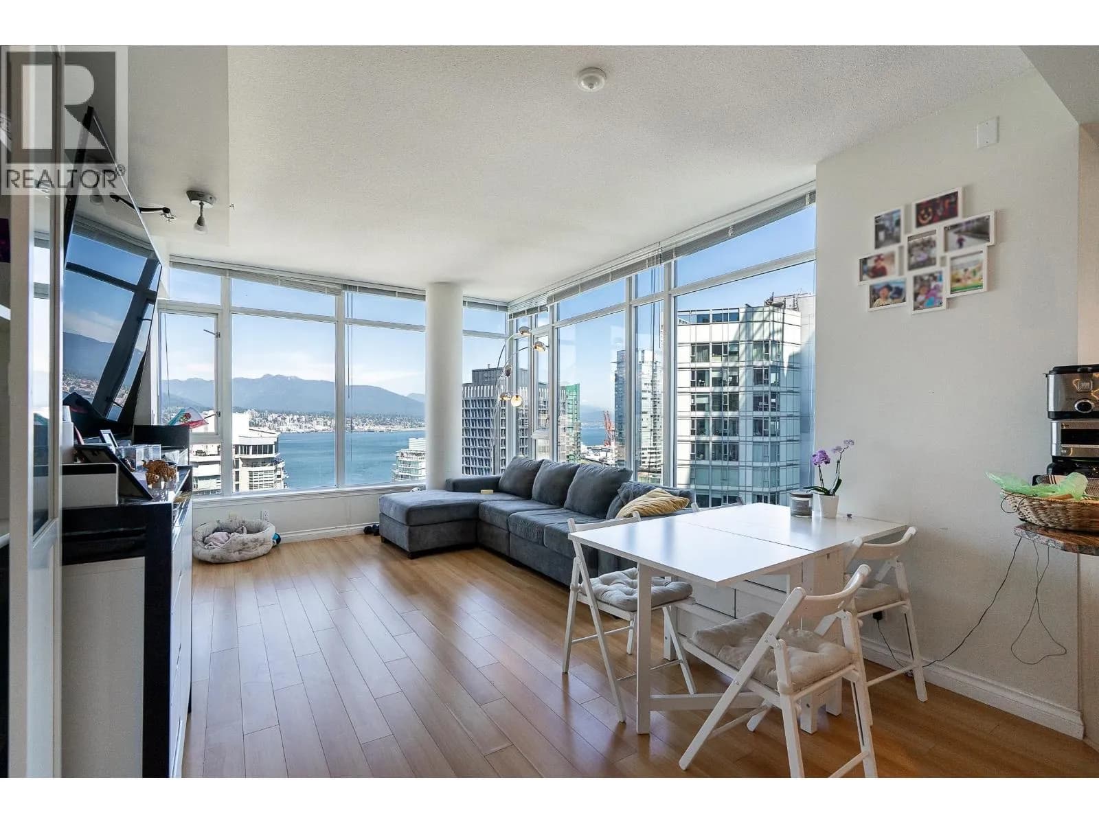 #2905 1211 MELVILLE STREET, Vancouver, BC photo 2