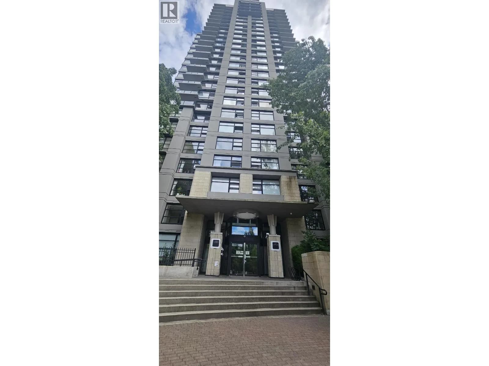 #601 5380 OBEN STREET, Vancouver, BC photo 2
