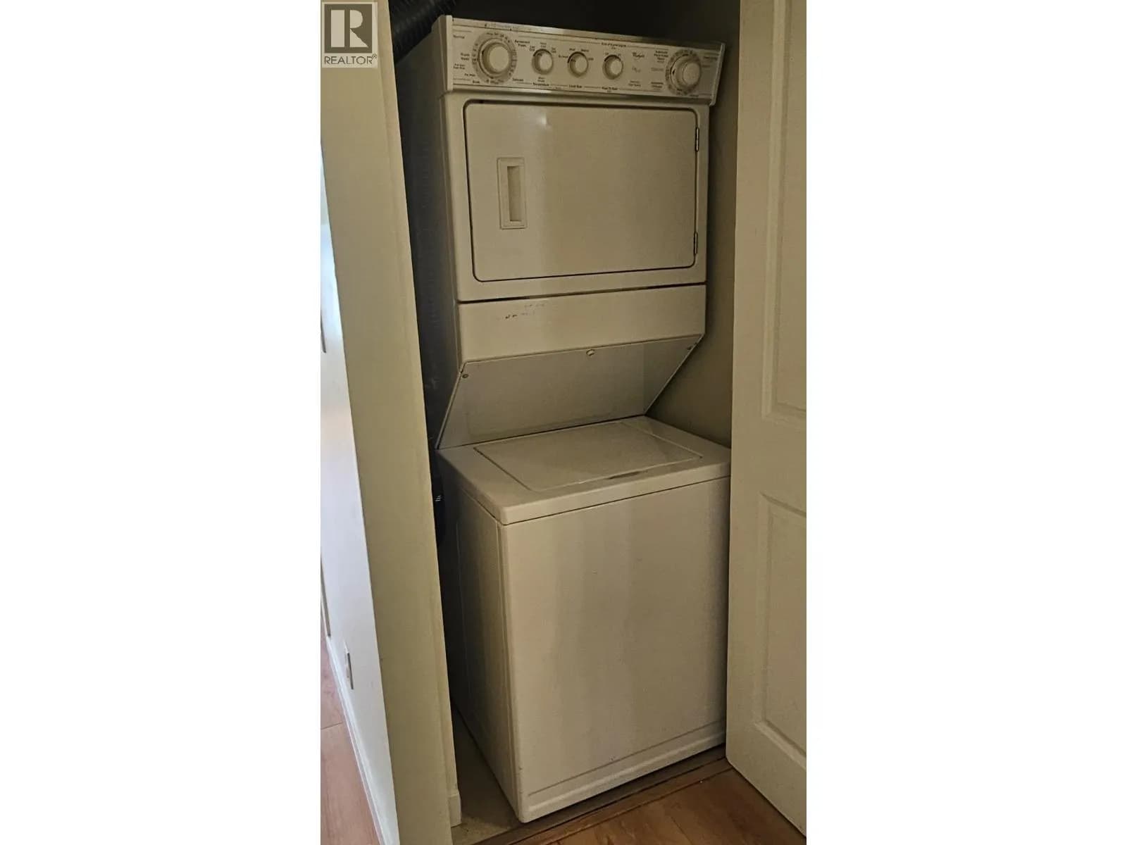 #601 5380 OBEN STREET, Vancouver, BC photo 4