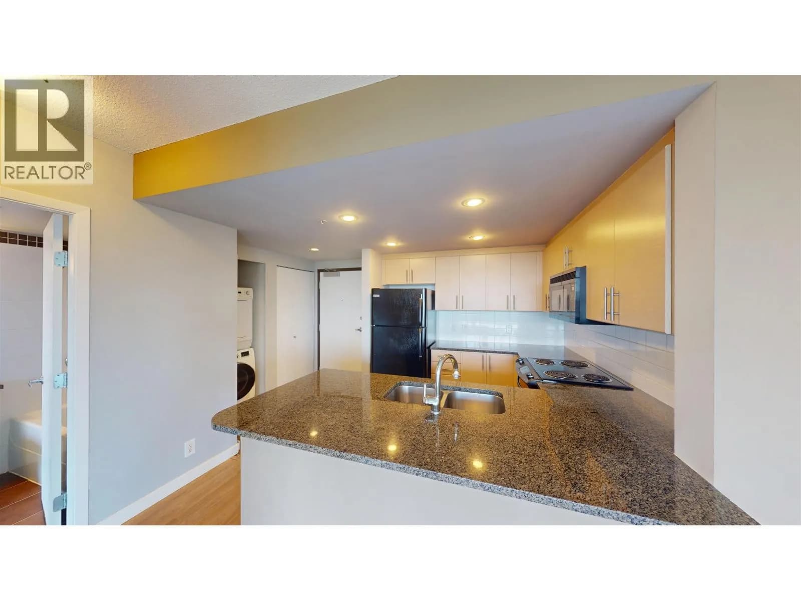 #1602 575 DELESTRE AVENUE, Coquitlam, BC photo 5