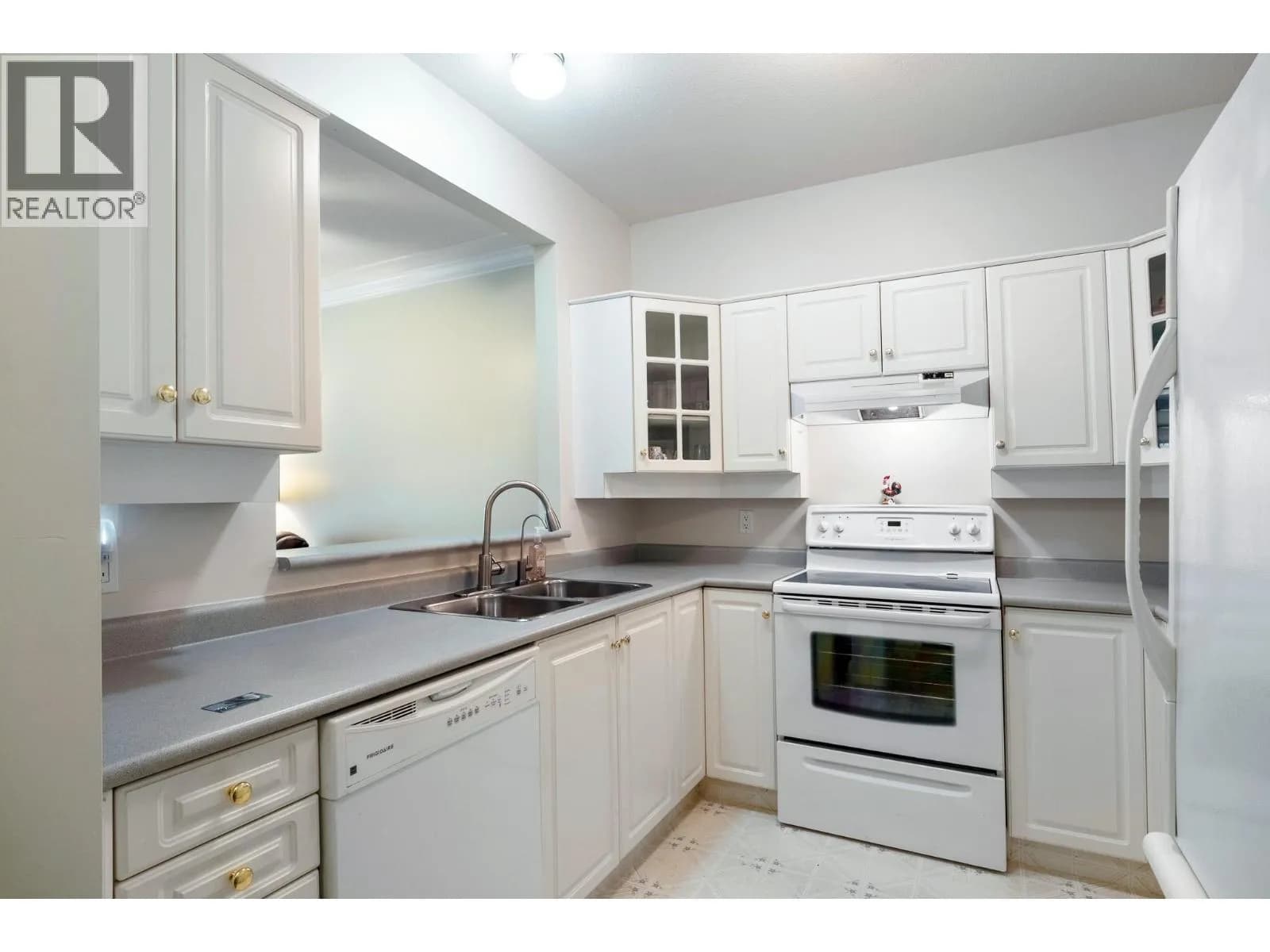 #116 877 KLO Road, Kelowna, BC photo 5