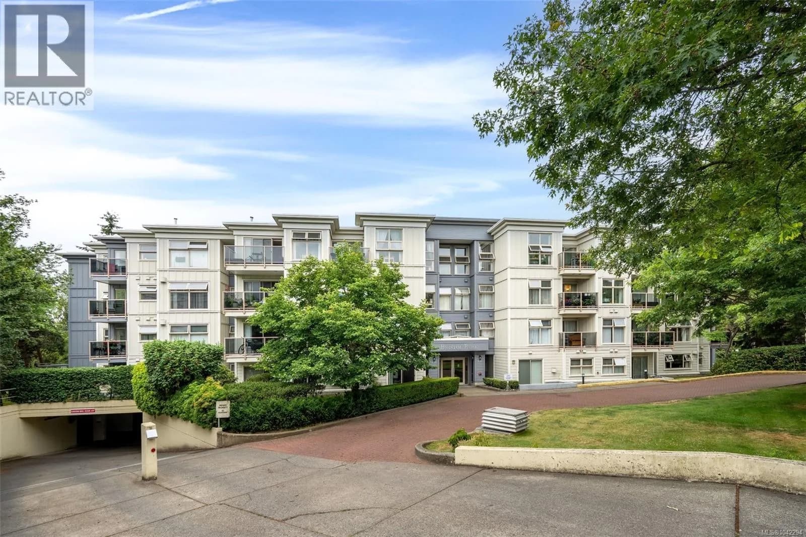 #107 535 Manchester Rd, Victoria, BC photo 2