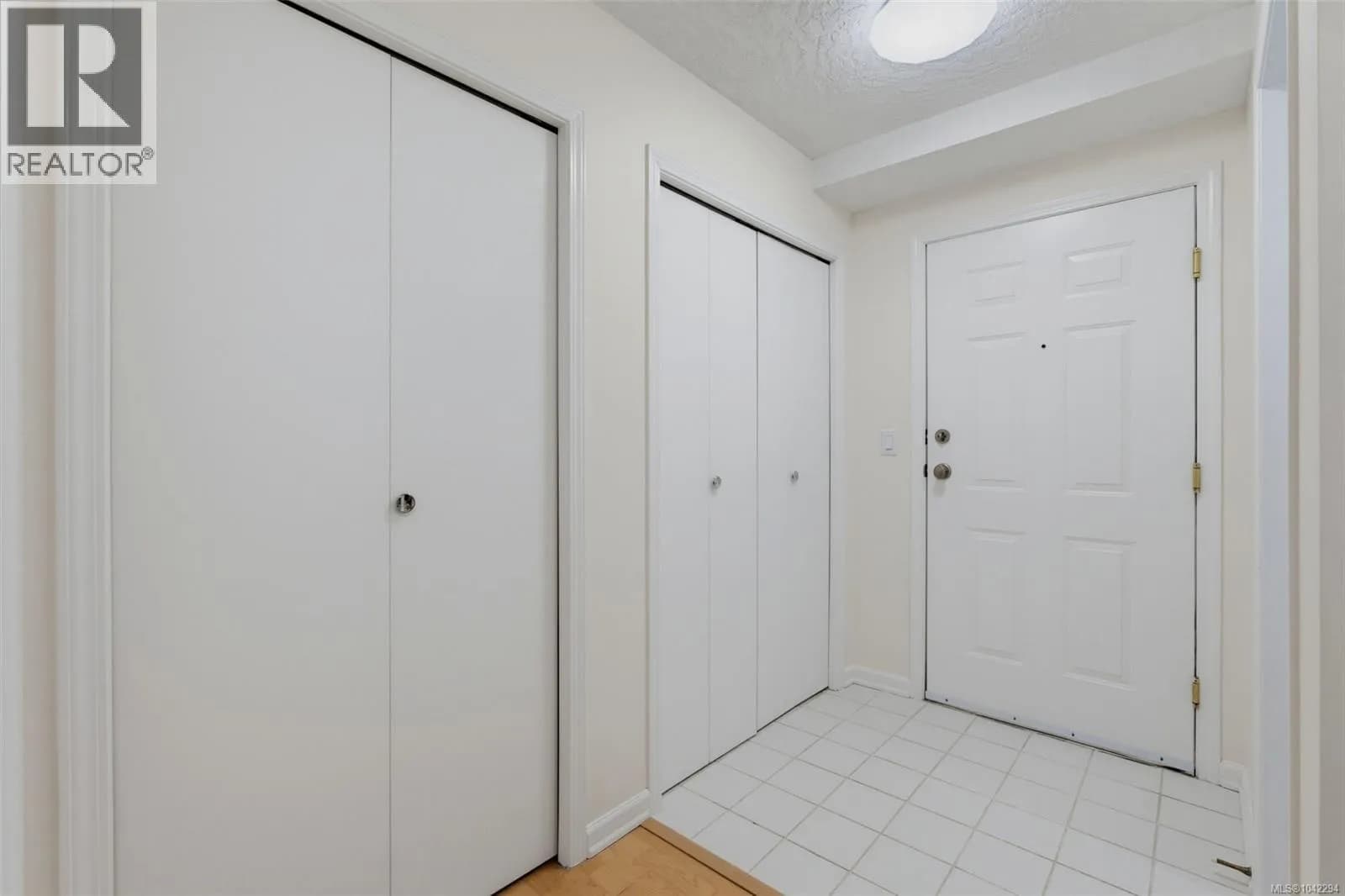#107 535 Manchester Rd, Victoria, BC photo 5