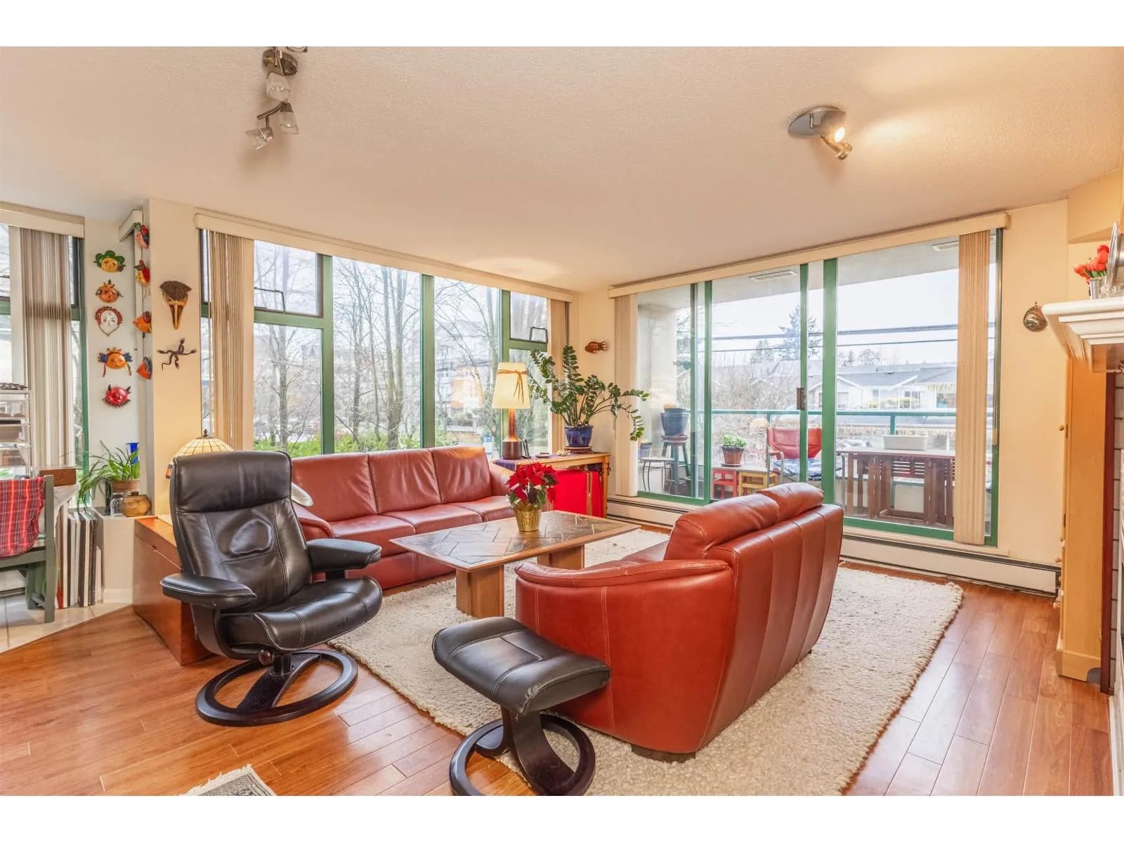15466 NORTH BLUFF ROAD, White Rock