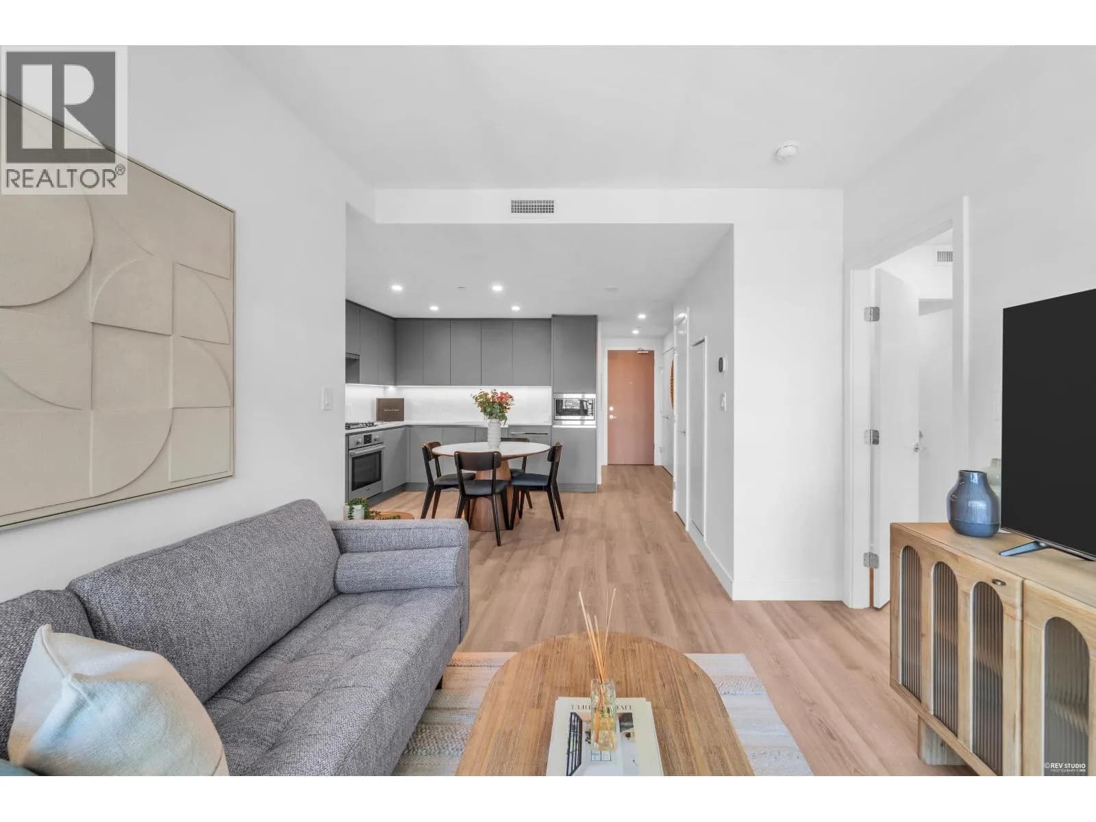 #601 7977 LANSDOWNE ROAD, Richmond, BC photo 5