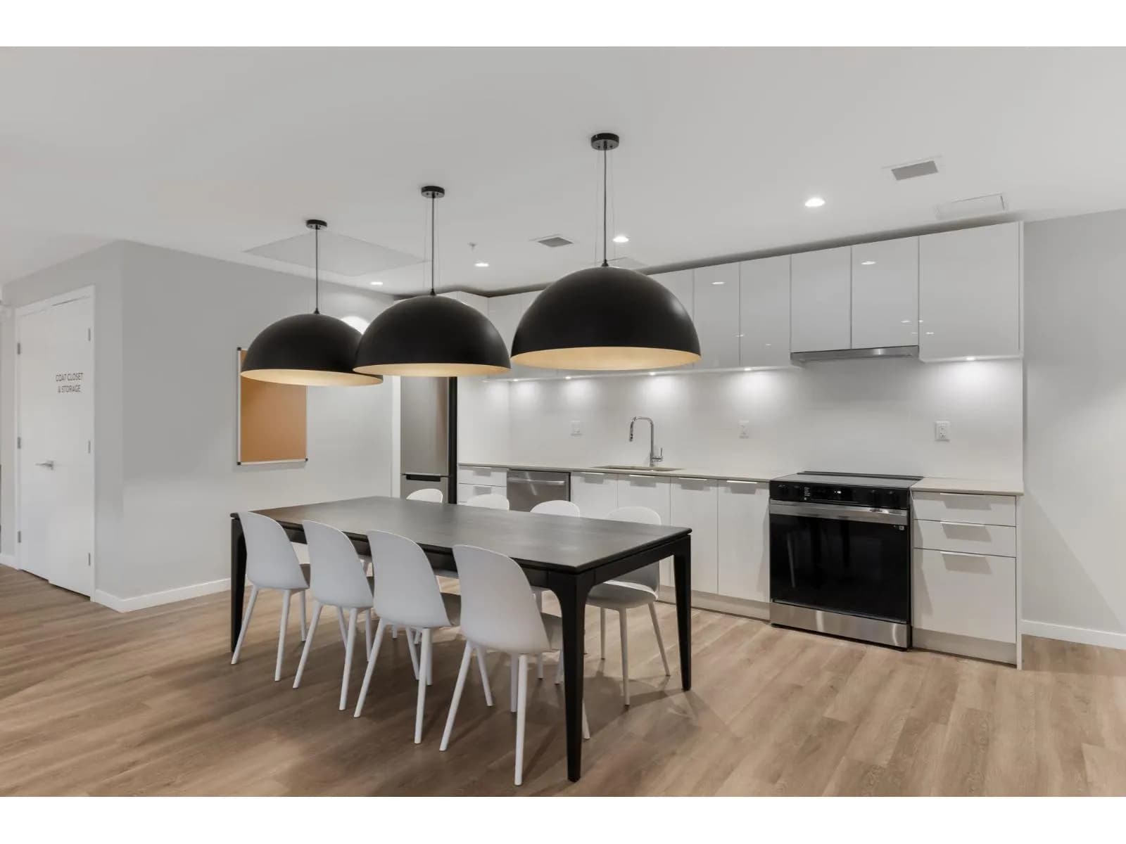 #405 14257 103A AVENUE, Surrey, BC photo 3
