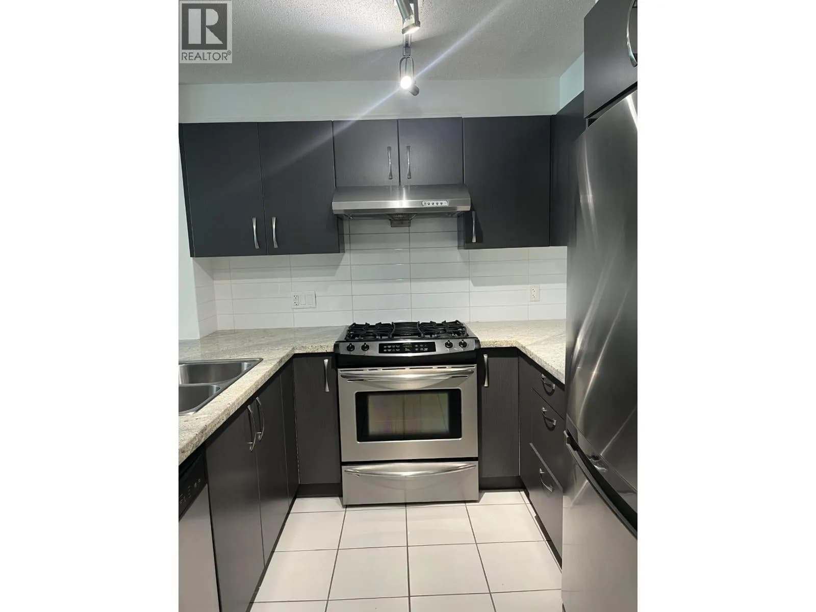 #111 9299 TOMICKI AVENUE, Richmond, BC photo 2