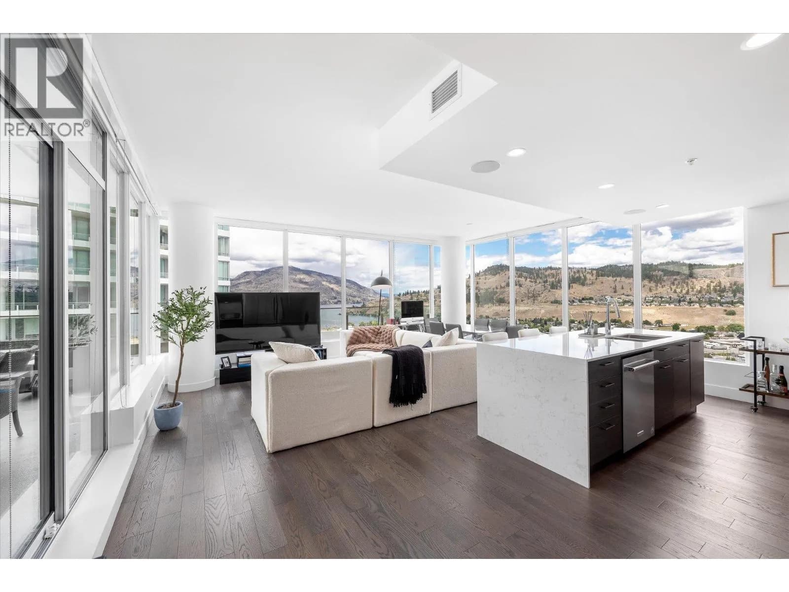 #2606 1191 Sunset Drive, Kelowna, BC photo 5
