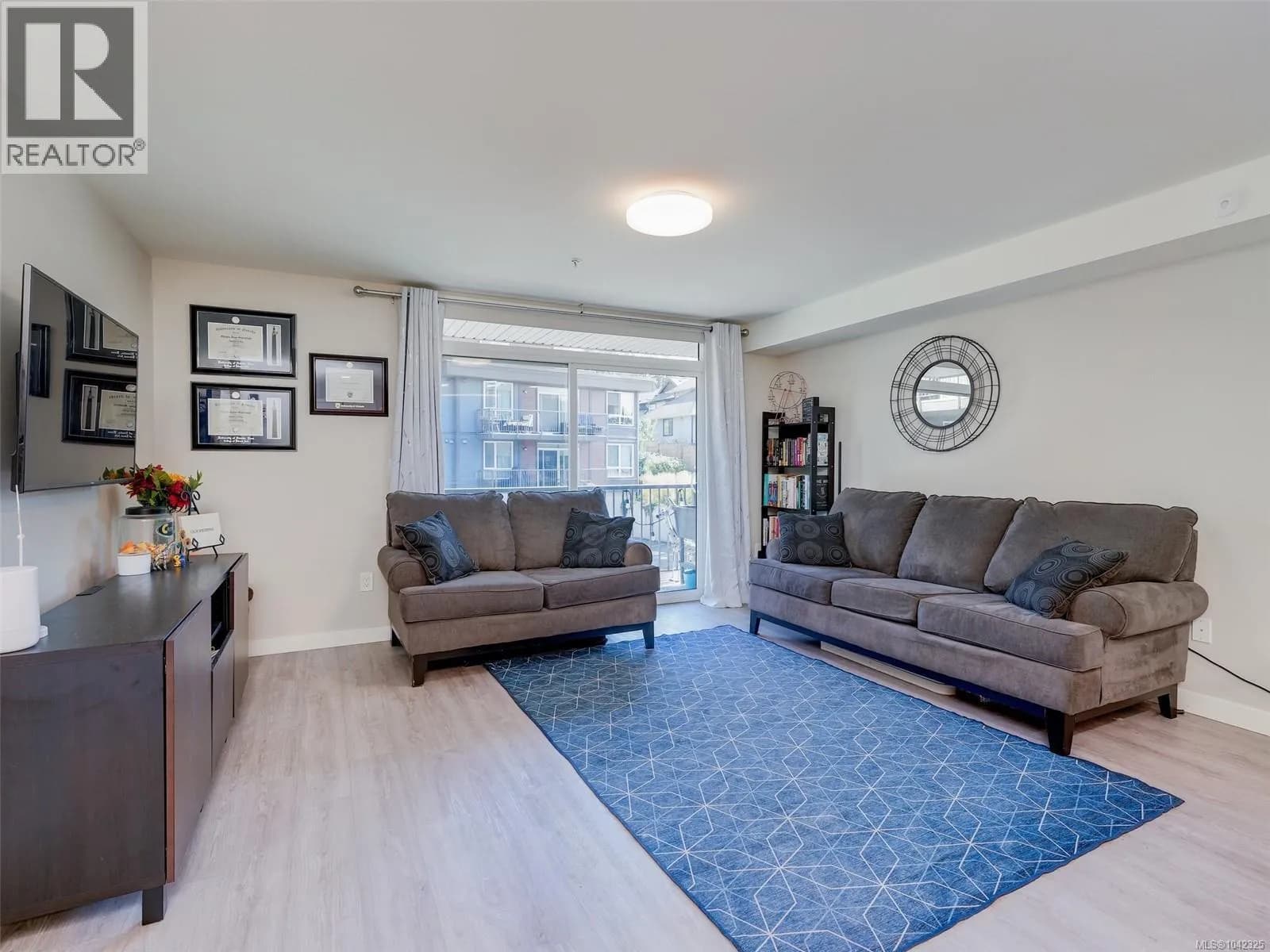 #212 110 Presley Pl, View Royal, BC photo 3