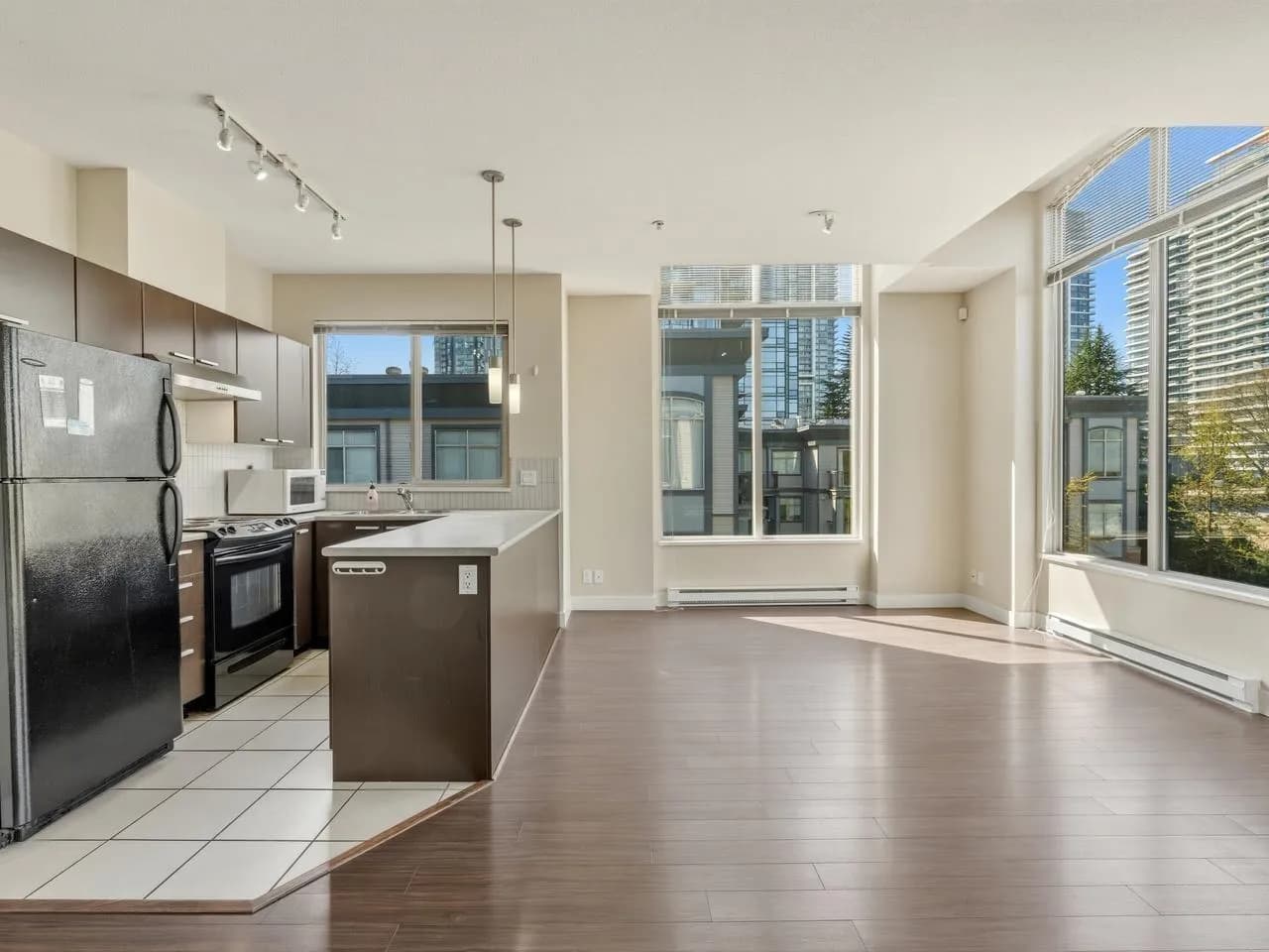 #403 10499 UNIVERSITY DRIVE, Surrey, BC photo 4