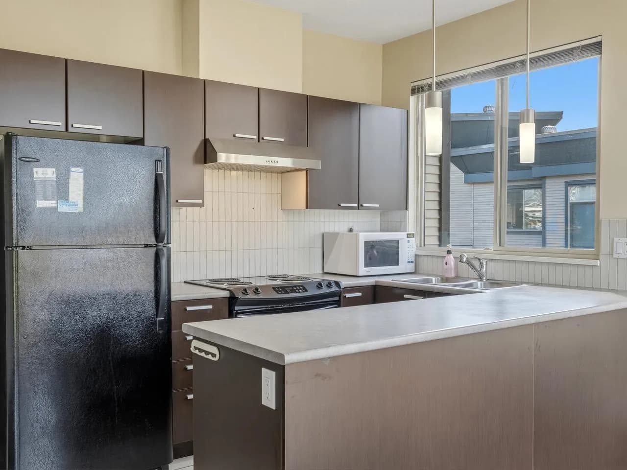 #403 10499 UNIVERSITY DRIVE, Surrey, BC photo 5