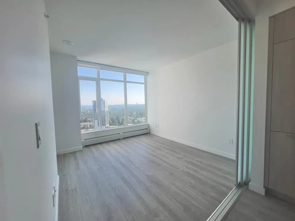 #2510 13350 CENTRAL AVENUE, Surrey, BC photo 4