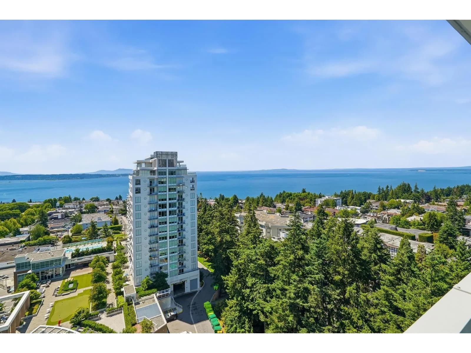 15152 RUSSELL AVENUE, White Rock