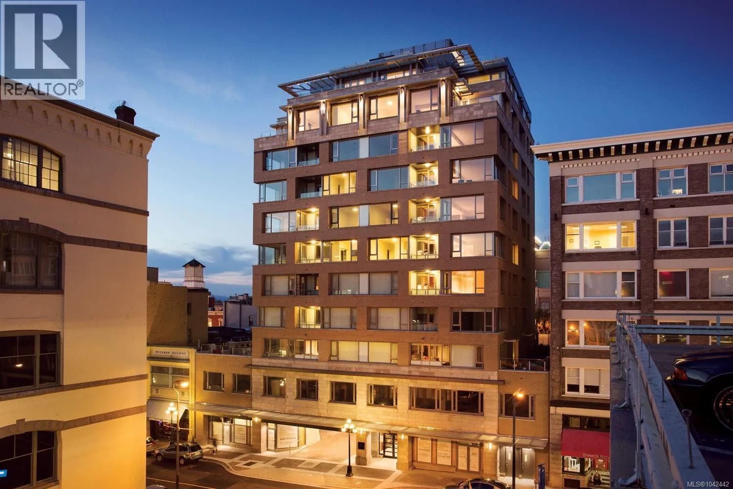 #505 608 Broughton St, Victoria, BC photo 2