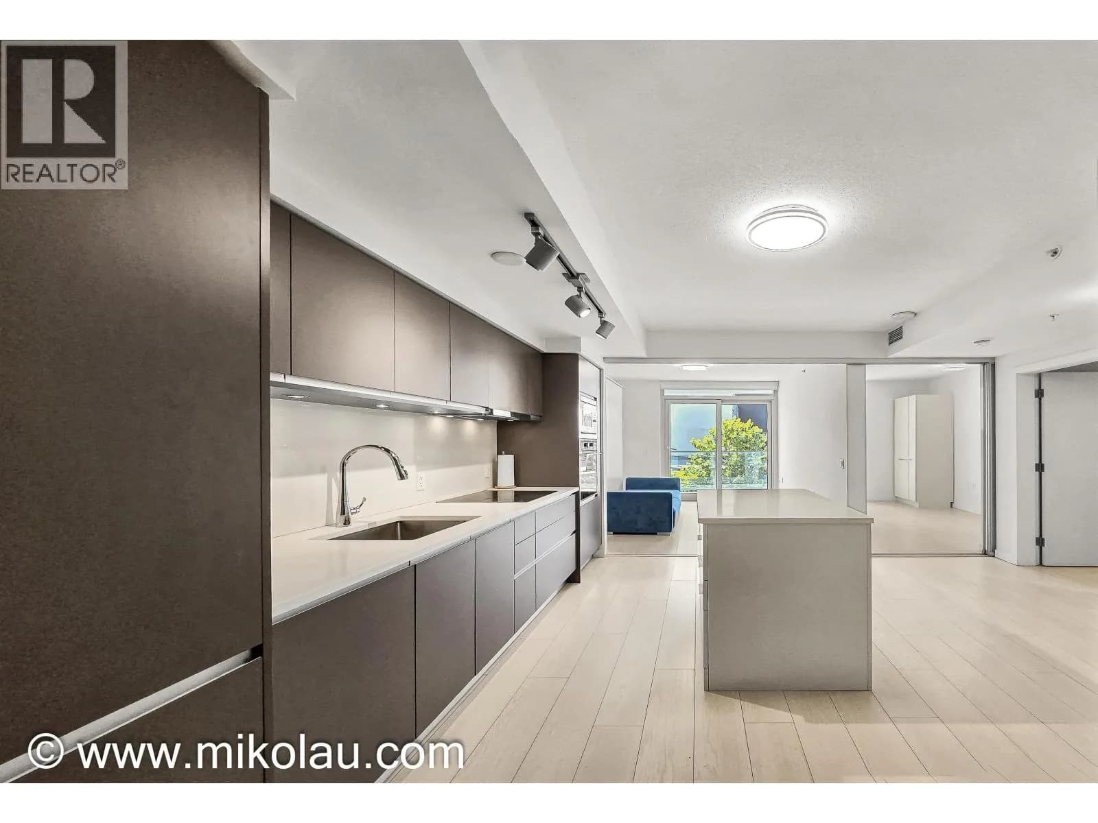 180 E 2ND AVENUE, Vancouver