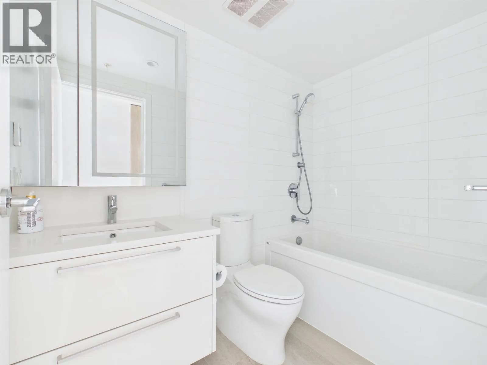 #1601 6398 SILVER AVENUE, Burnaby, BC photo 3