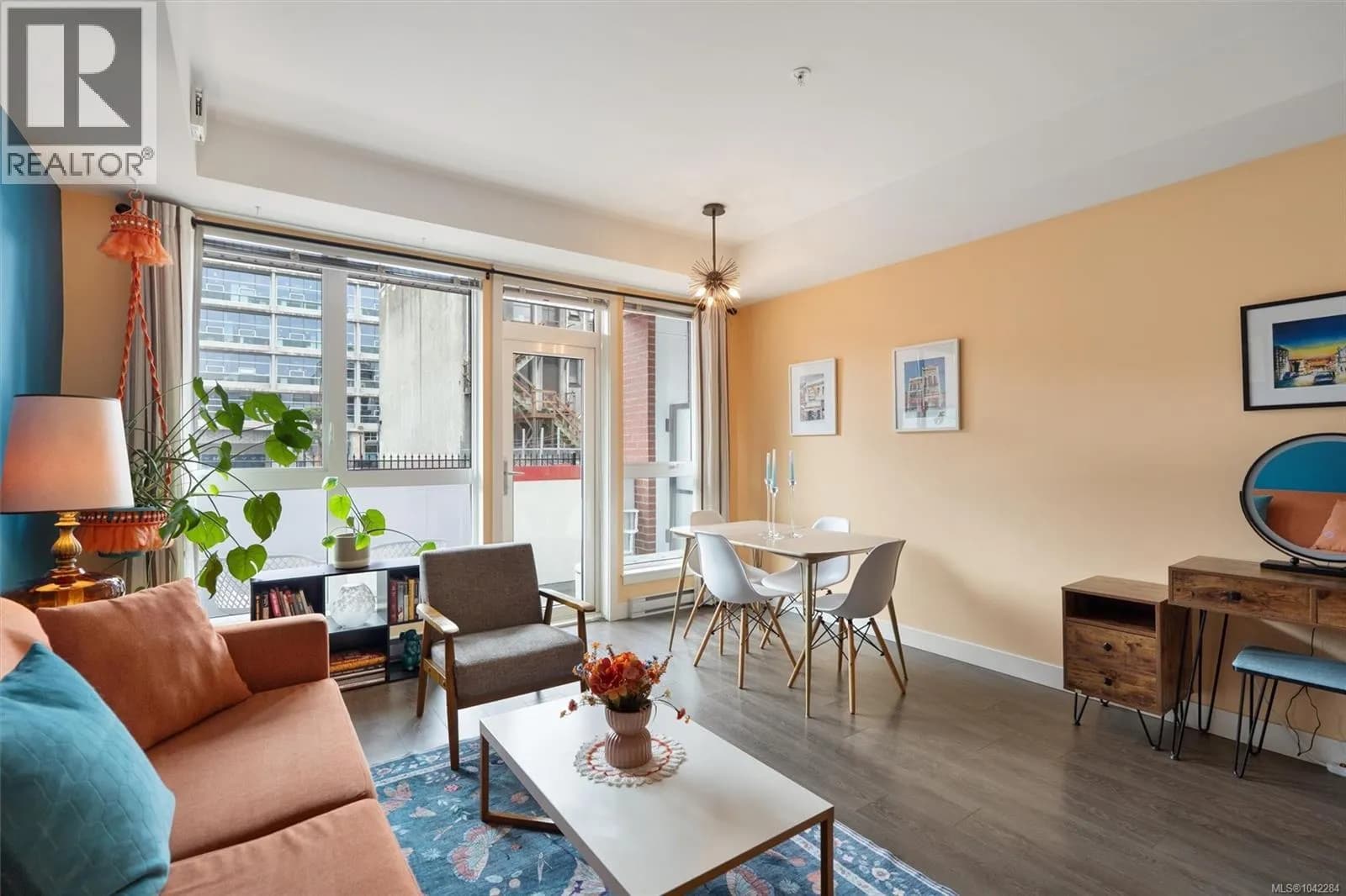 #206 613 Herald St, Victoria, BC photo 3