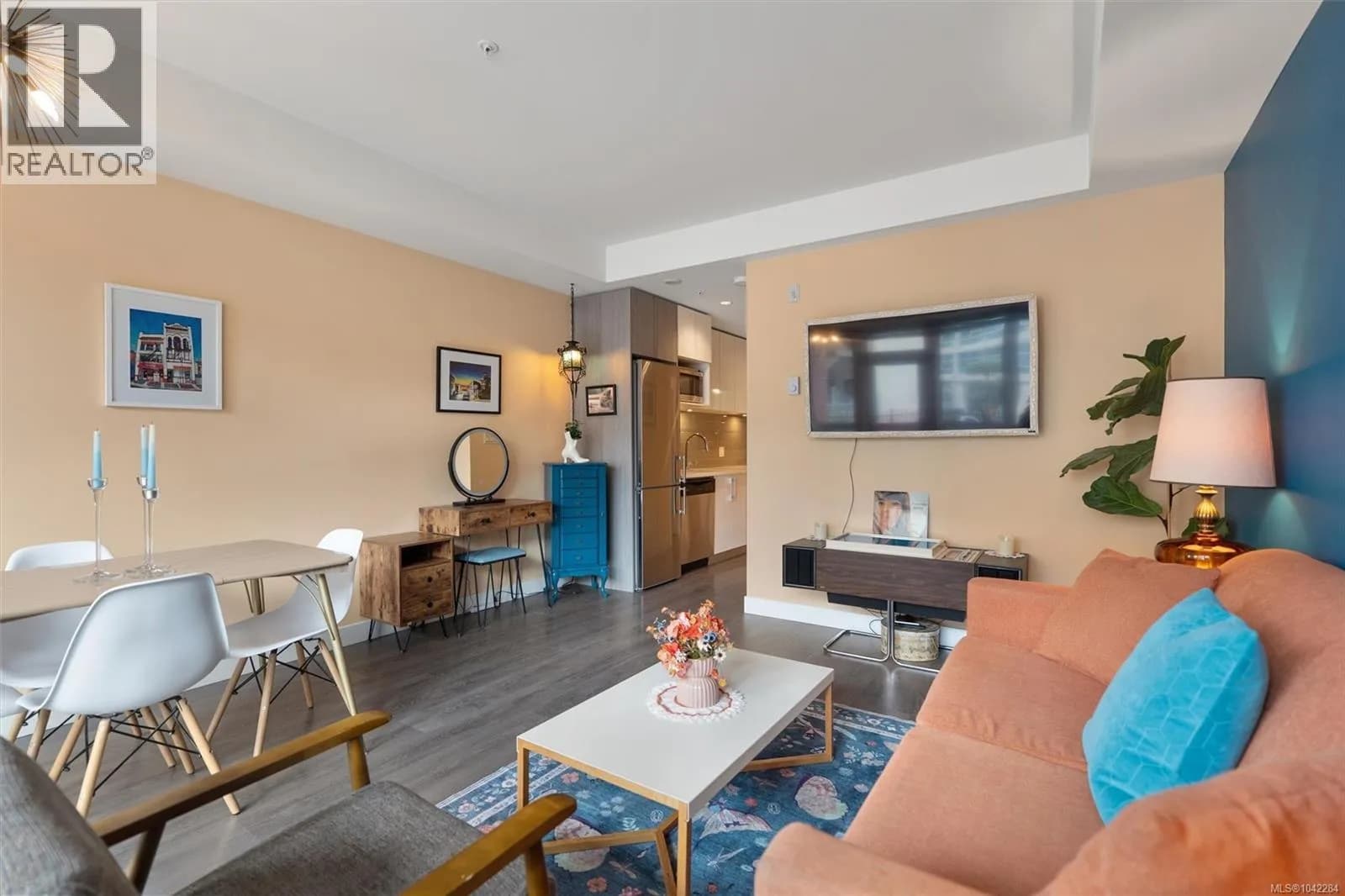 #206 613 Herald St, Victoria, BC photo 5