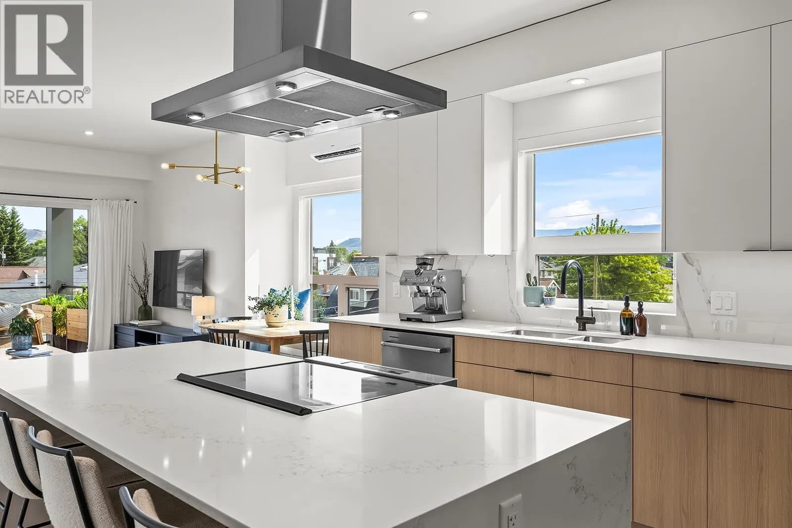 640 Wardlaw Avenue, Kelowna