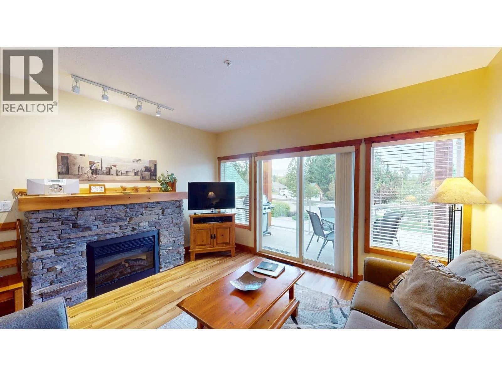 #213 I 701 14A Crescent, Invermere, BC photo 2