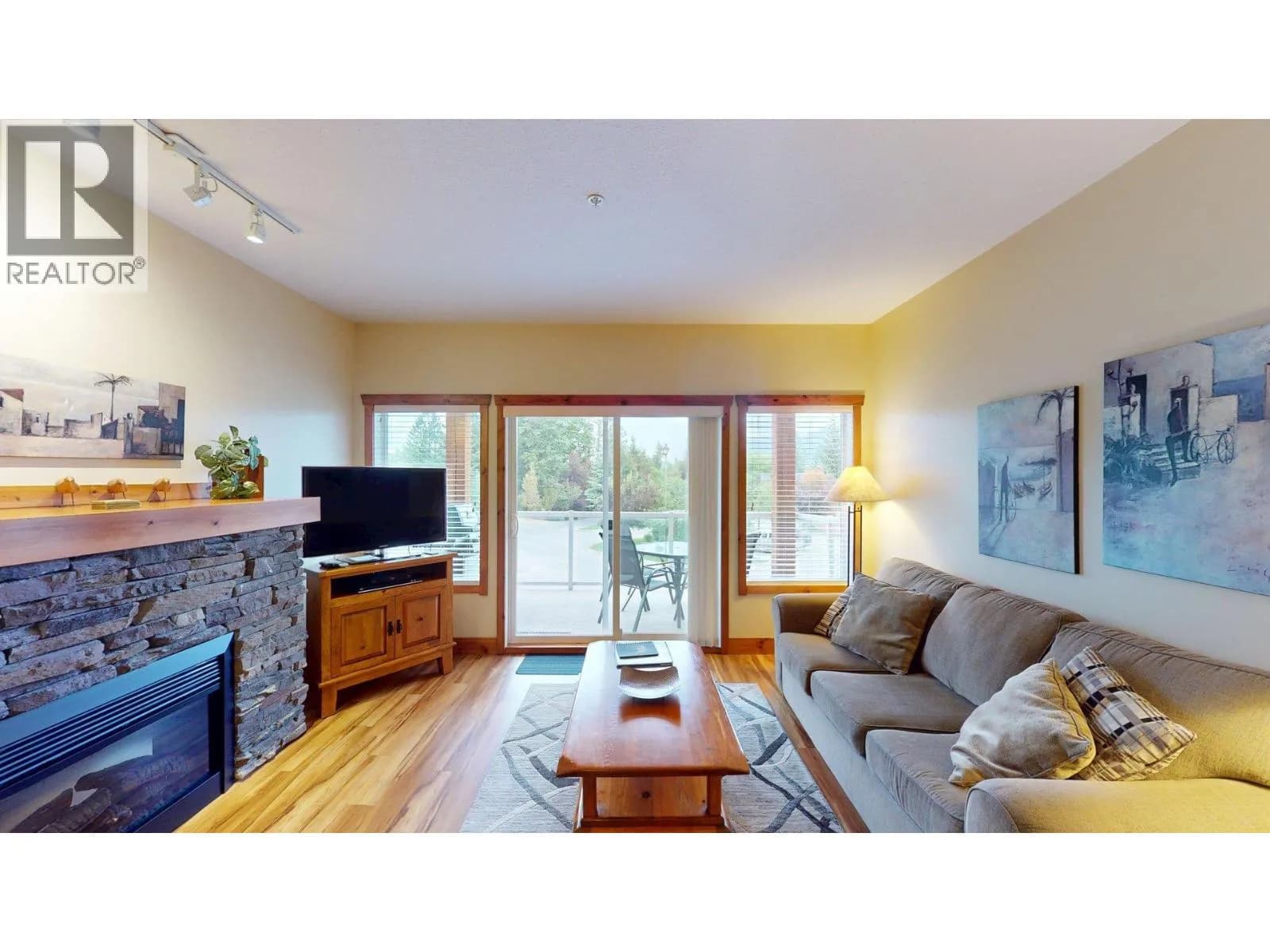 #213 I 701 14A Crescent, Invermere, BC photo 4