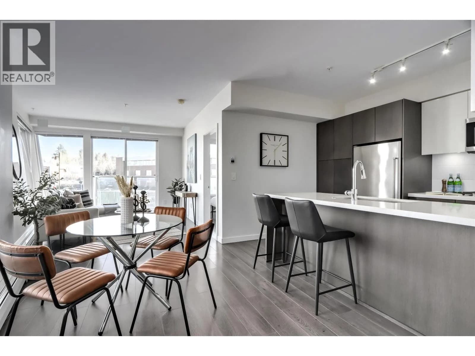 417 GREAT NORTHERN WAY, Vancouver