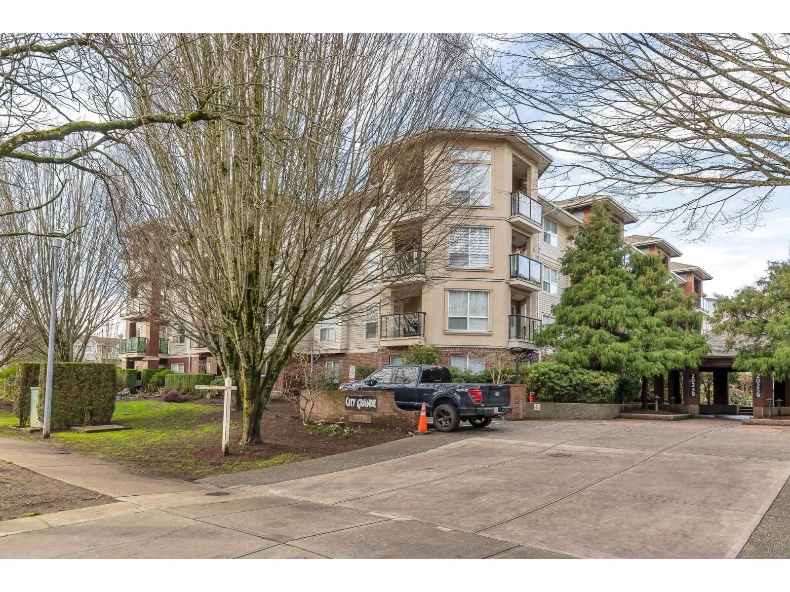 20239 MICHAUD CRESCENT, Langley
