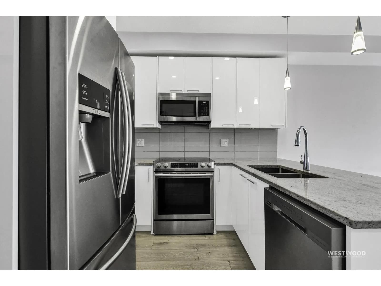 #210 20696 EASTLEIGH CRESCENT, Langley, BC photo 2