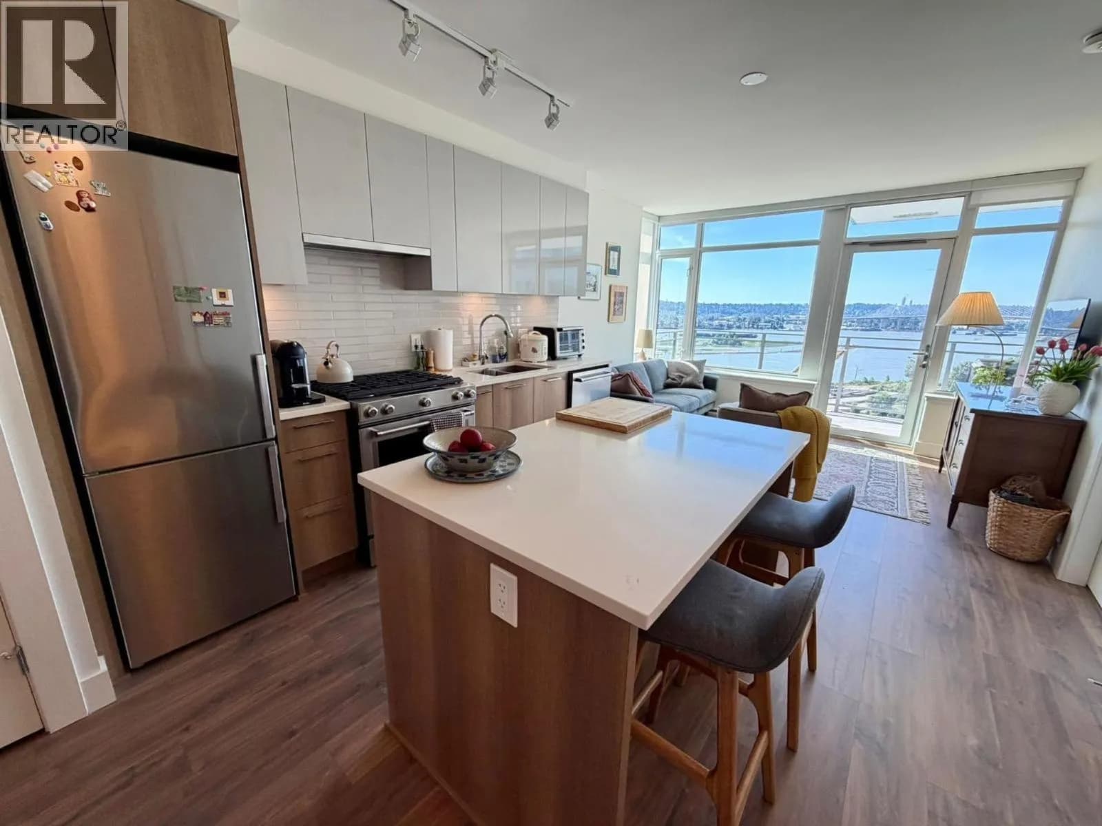 #1609 258 NELSON'S COURT, New Westminster, BC photo 3