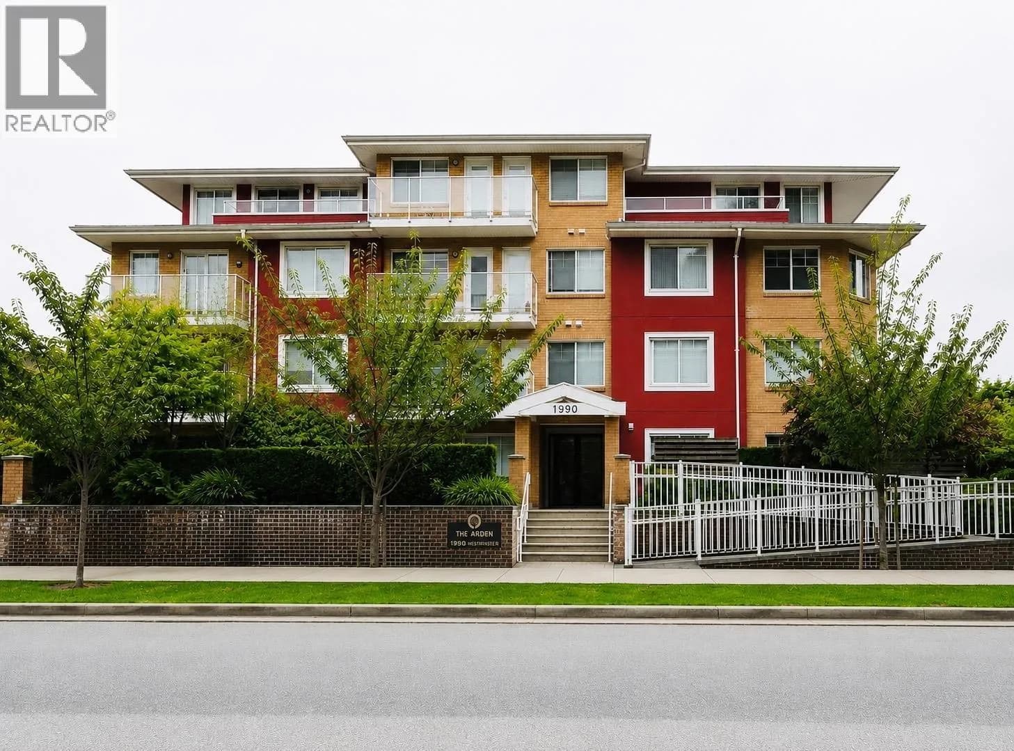 1990 WESTMINSTER AVENUE, Port Coquitlam