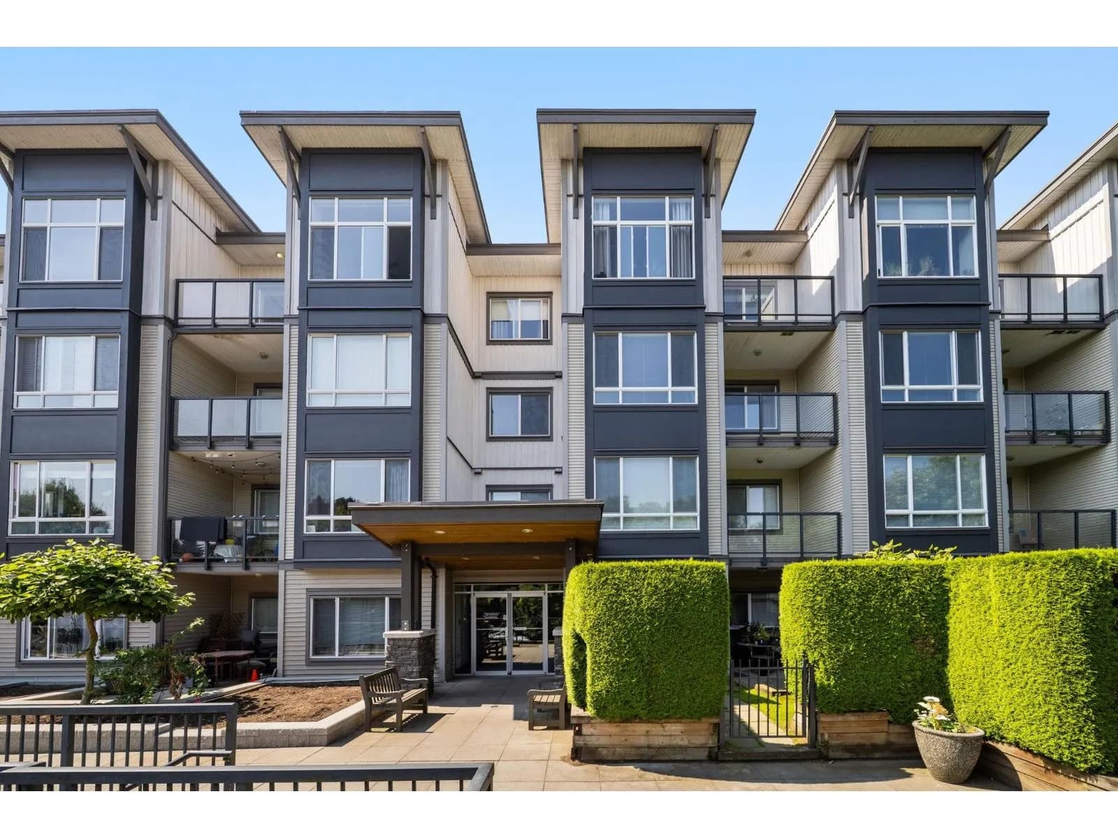 #208 2943 NELSON PLACE, Abbotsford, BC photo 1