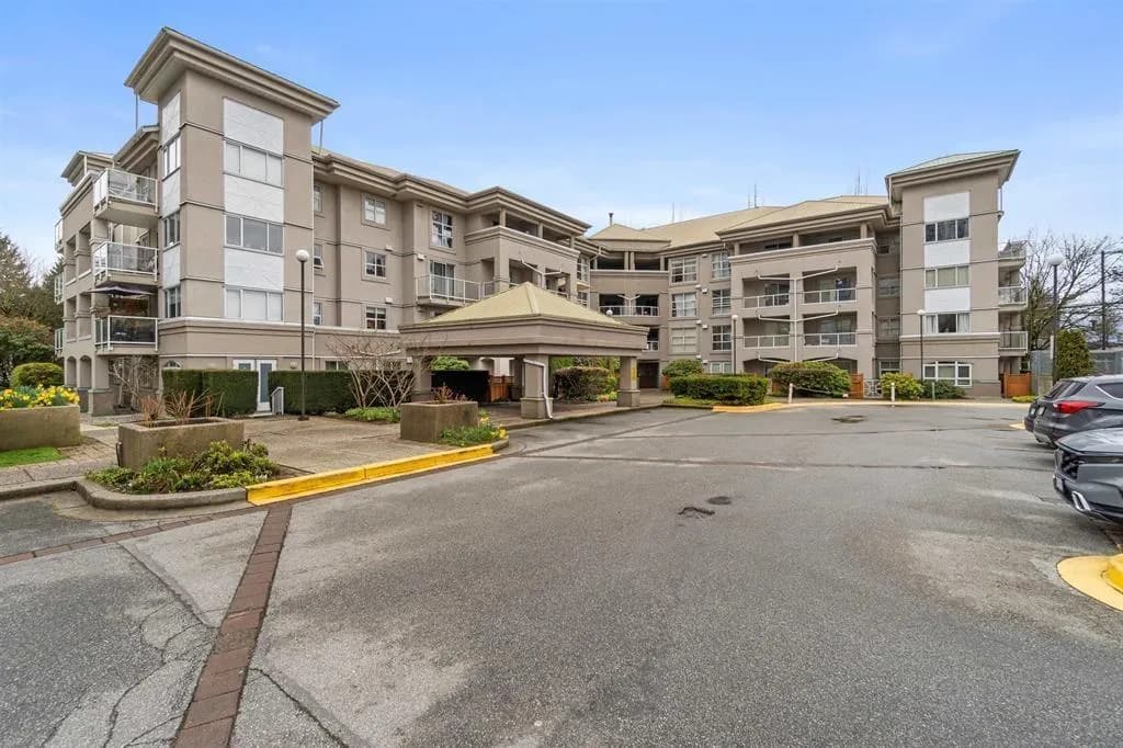 10533 UNIVERSITY DRIVE, Surrey
