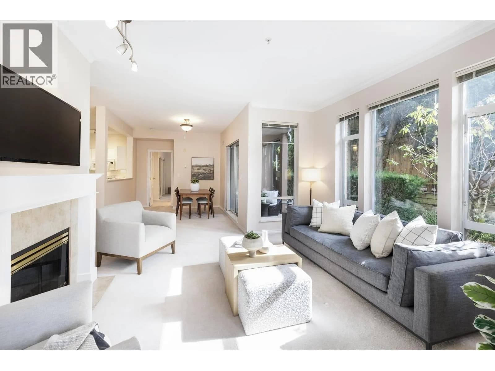 #206 678 W QUEENS ROAD, North Vancouver, BC photo 5