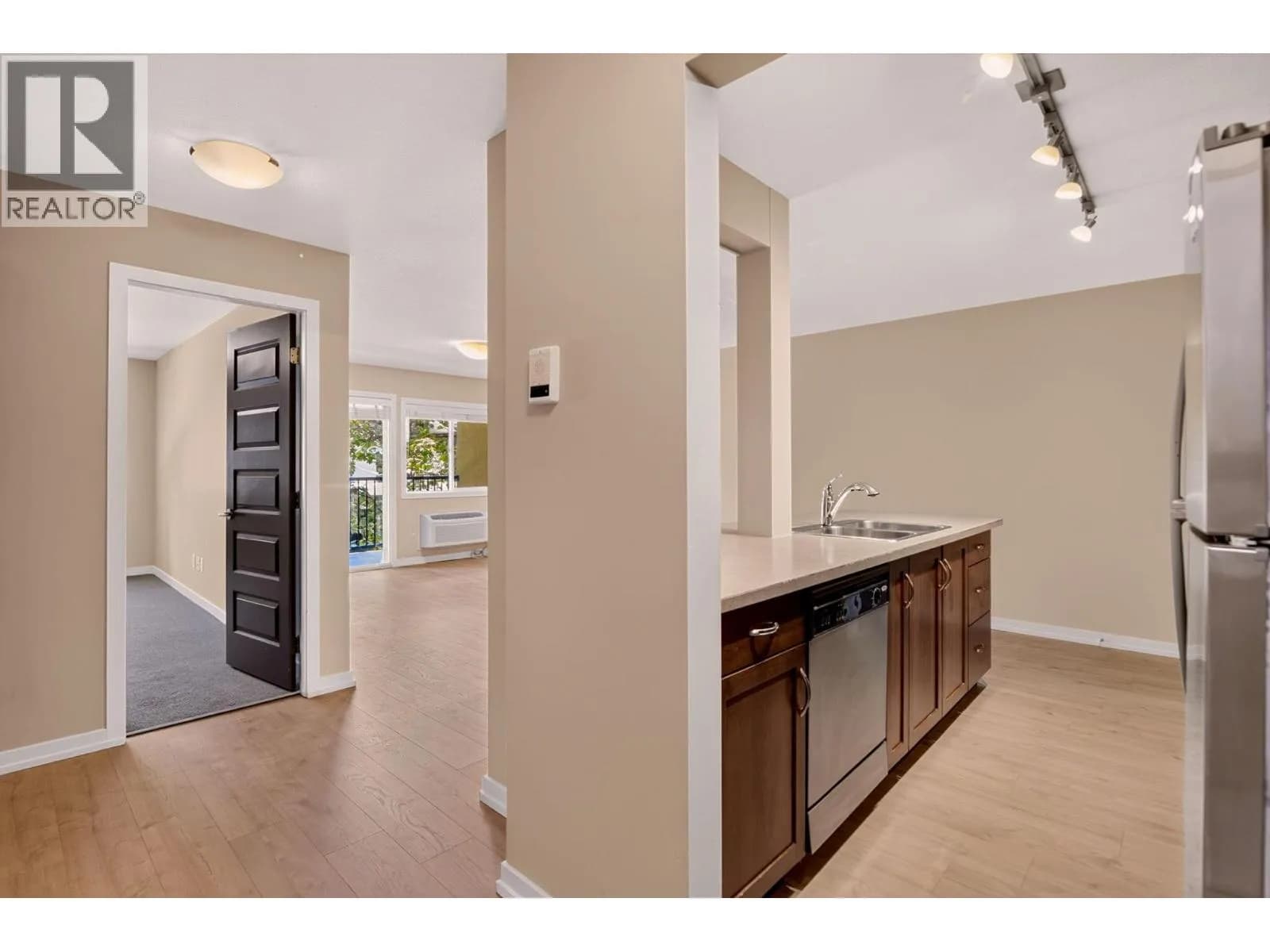 #104 1777 Water Street, Kelowna, BC photo 3