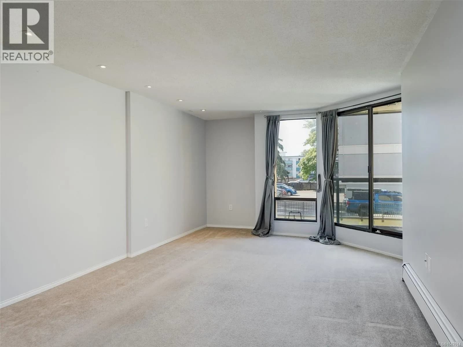 #213 1745 Leighton Rd, Victoria, BC photo 4