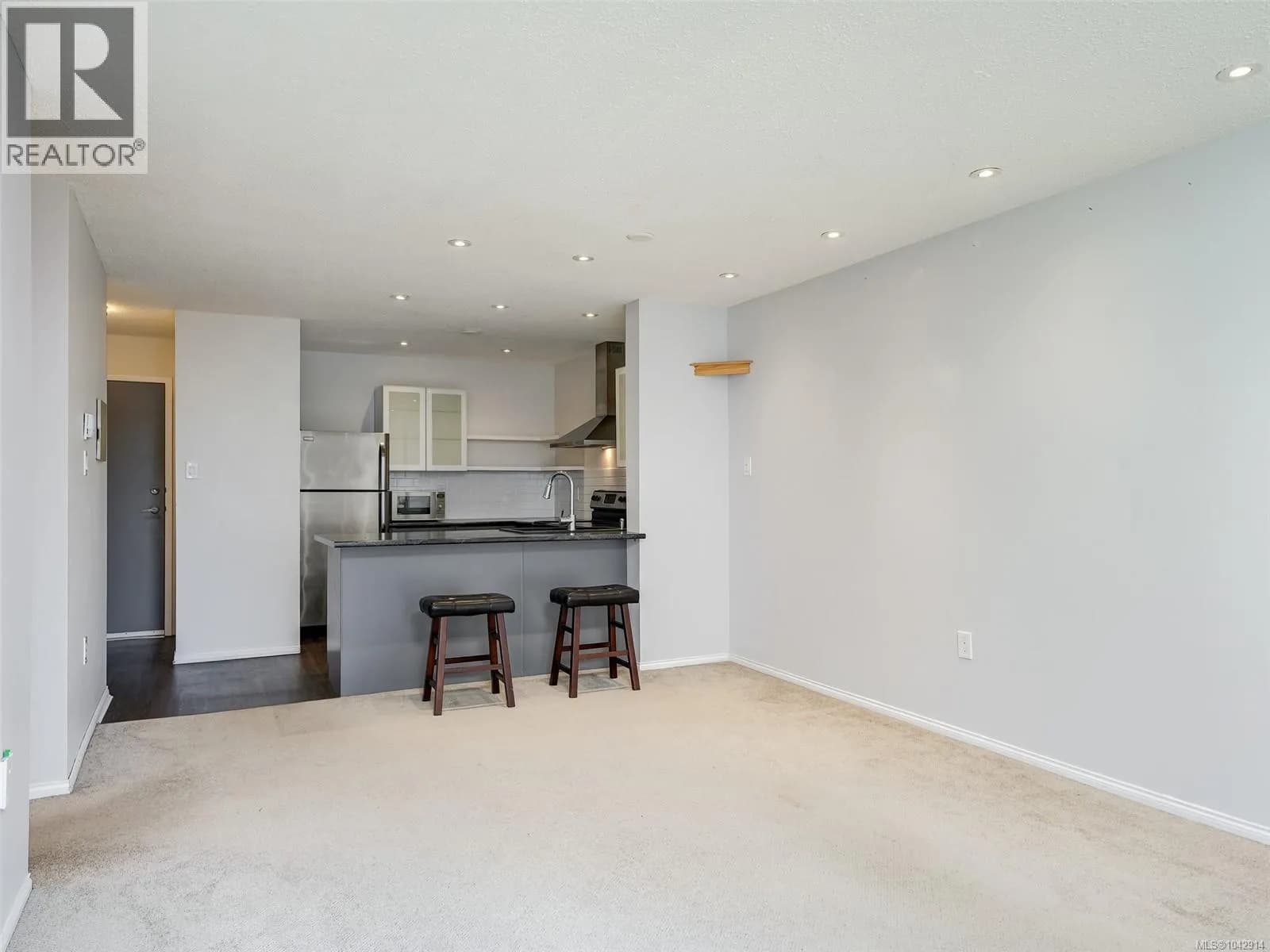 #213 1745 Leighton Rd, Victoria, BC photo 5